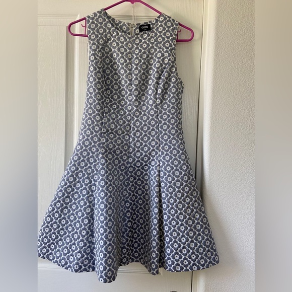 Fit and flare dress. US Size 4-6 - Picture 1 of 3